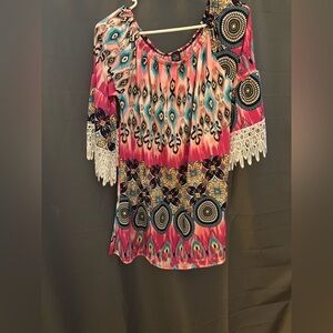 NEW Colorful Patterned Women's Tunic Top With Lace Sleeves L-XL